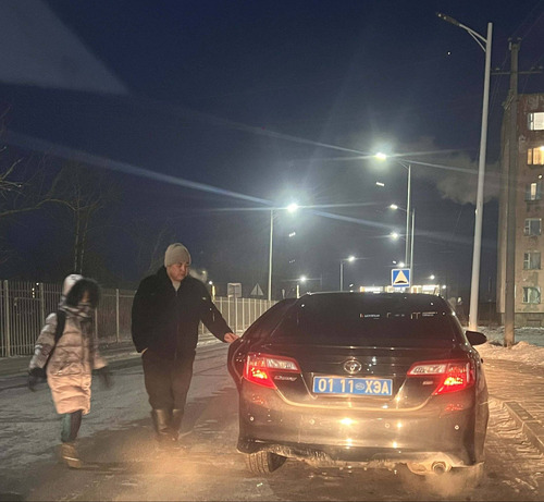 Хэнтий аймгийн цэнхэр дугаартай автомашинууд  сурагчдад үйлчилж байна